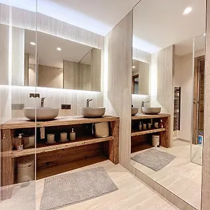 Chalet Meribel, 11 Pieces, 15 Personnes - Fr-1-688-79 Méribel